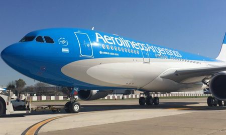 Aerolíneas Argentinas reactiva los vuelos al exterior desde octubre. Aerolíneas Argentinas reactiva los vuelos al exterior desde octubre.