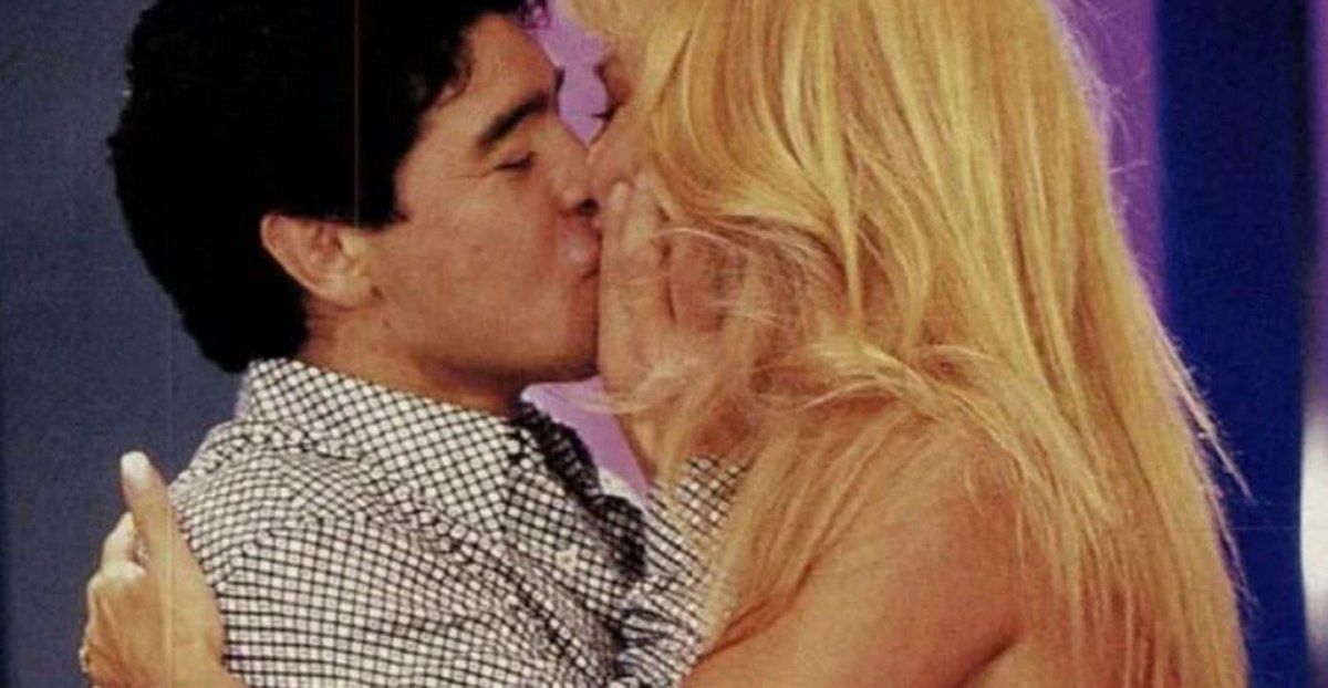 Beso a beso, me enamoré de ti...