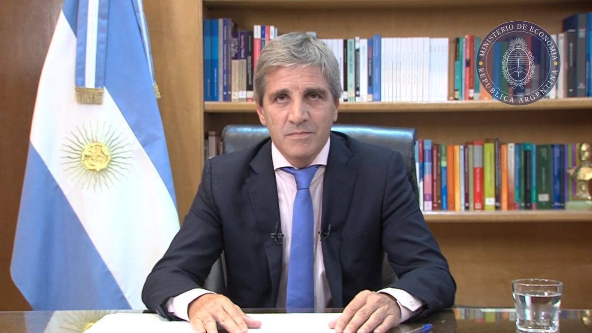 El ministro de Economía anunció la jugada del presidente Javier Milei en caso de recibir un revés en el Parlamento.