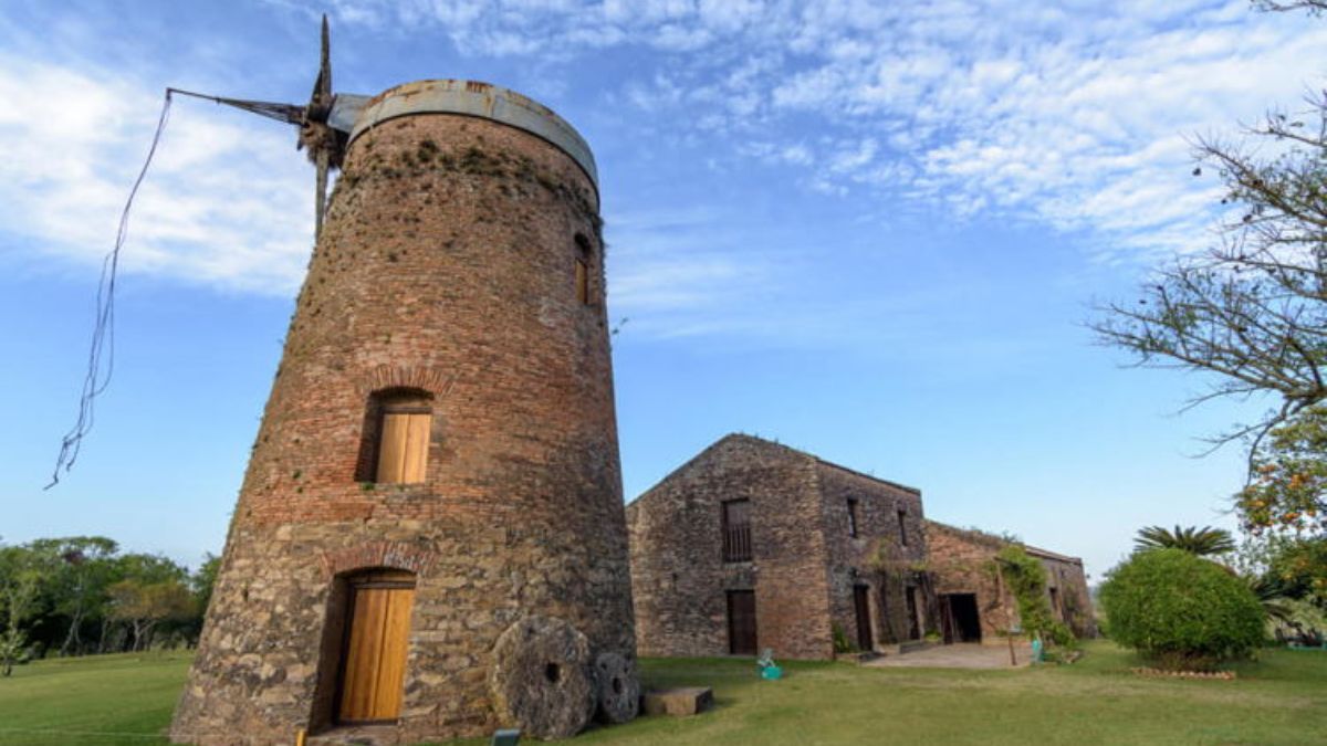 La proximidad con el centro histórico de San José permite combinar las mañanas de termas con tardes de visitas a museos regionales y antiguas colonias suizas. La proximidad con el centro histórico de San José permite combinar las mañanas de termas con tardes de visitas a museos regionales y antiguas colonias suizas.