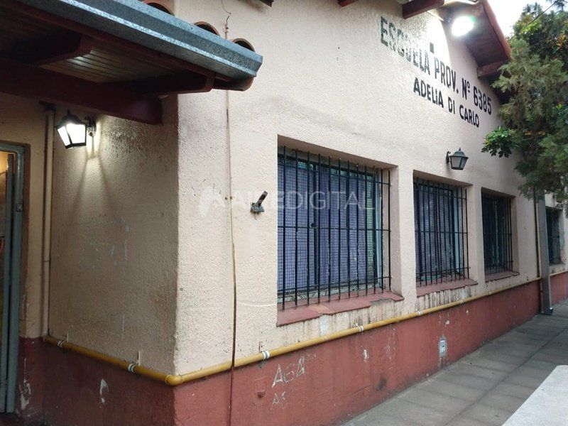 Dos adolescentes entraron a robar en la Escuela Adelia Di Carlo