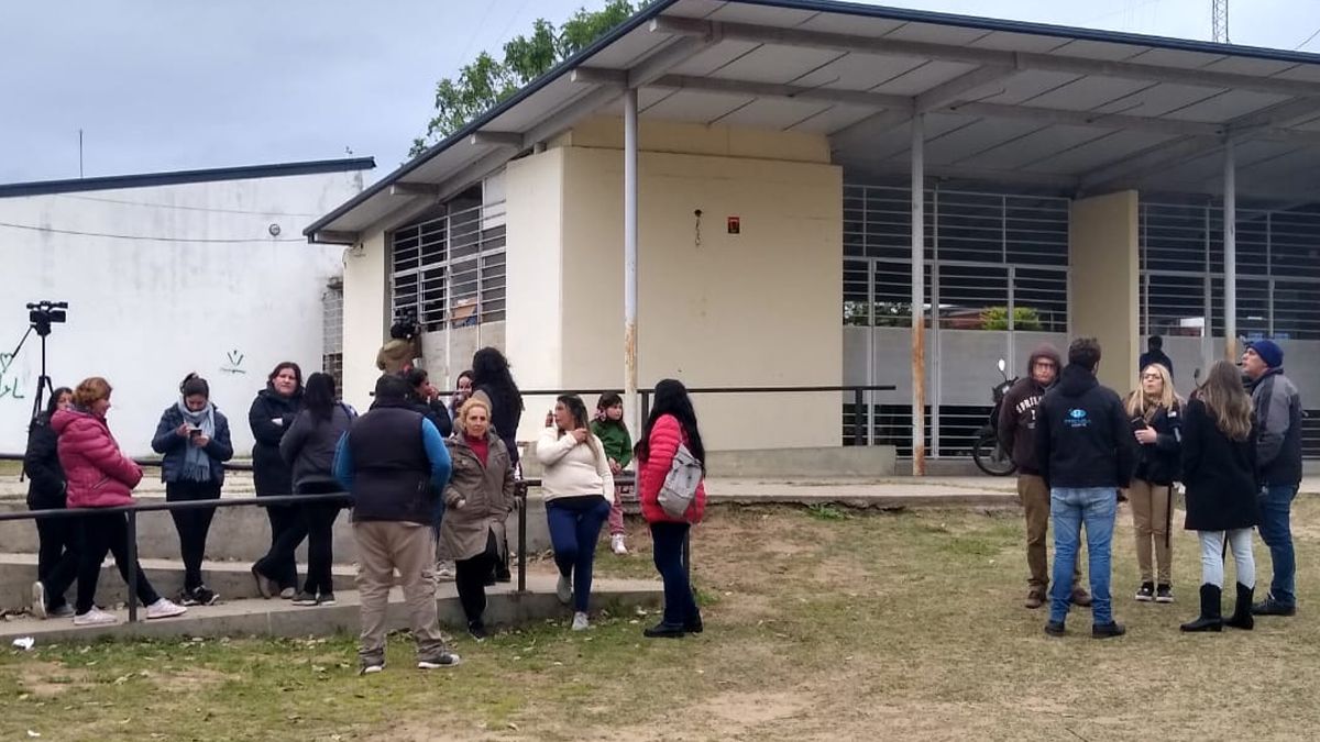 Los padres explicaron que la convocatoria responde a una serie de situaciones que vienen preocupando a toda la comunidad educativa.