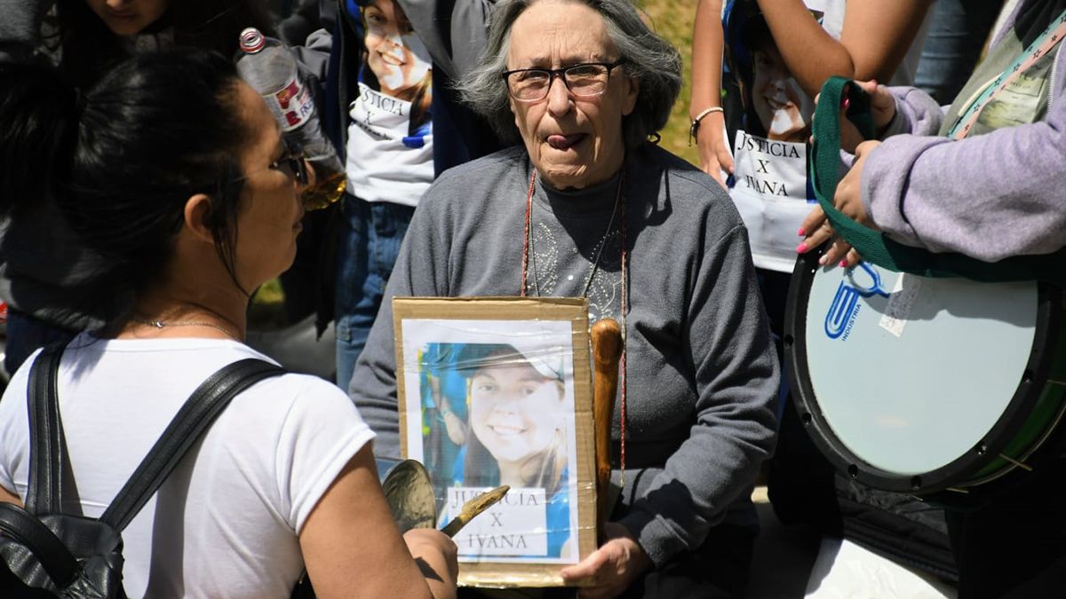 El fiscal Ávila confirmó la hipótesis que otro de los acusados de asesinar a Ivana, Damián Reinfestuel, se fugó del país. El fiscal Ávila confirmó la hipótesis que otro de los acusados de asesinar a Ivana, Damián Reinfestuel, se fugó del país.