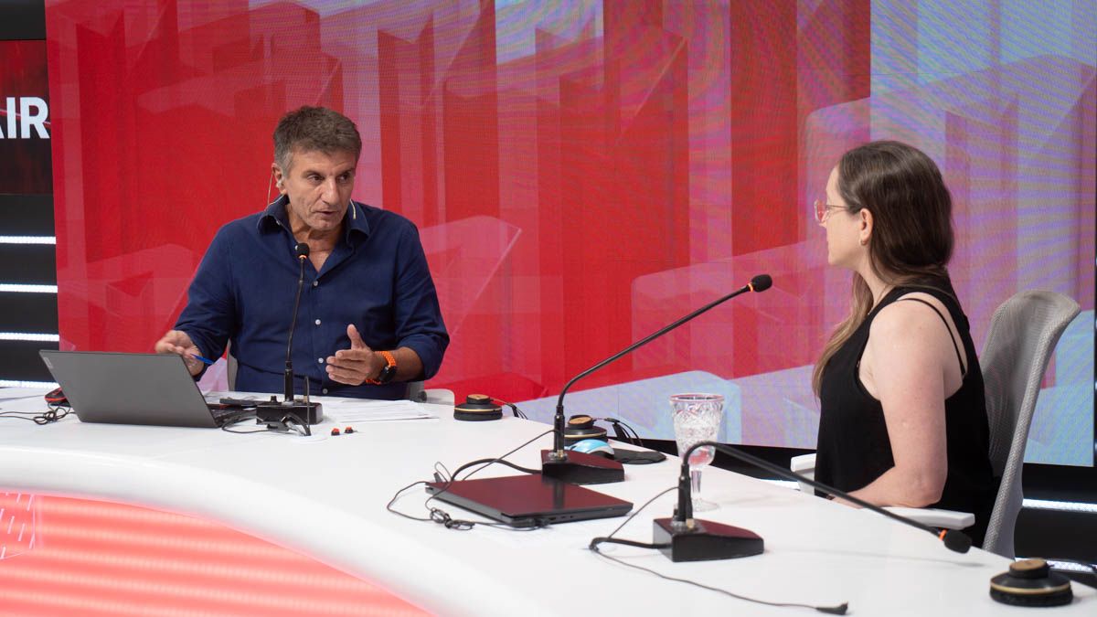 La Dra. Virginia Bonet, coordinadora del sector clínico pediátrico del Sanatorio Garay, dialogó con Luis Mino en el programa Ahora Vengo. La Dra. Virginia Bonet, coordinadora del sector clínico pediátrico del Sanatorio Garay, dialogó con Luis Mino en el programa Ahora Vengo.
