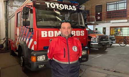 Los bomberos locales intervinieron en el incendio de este jueves en Totoras. Los bomberos locales intervinieron en el incendio de este jueves en Totoras.
