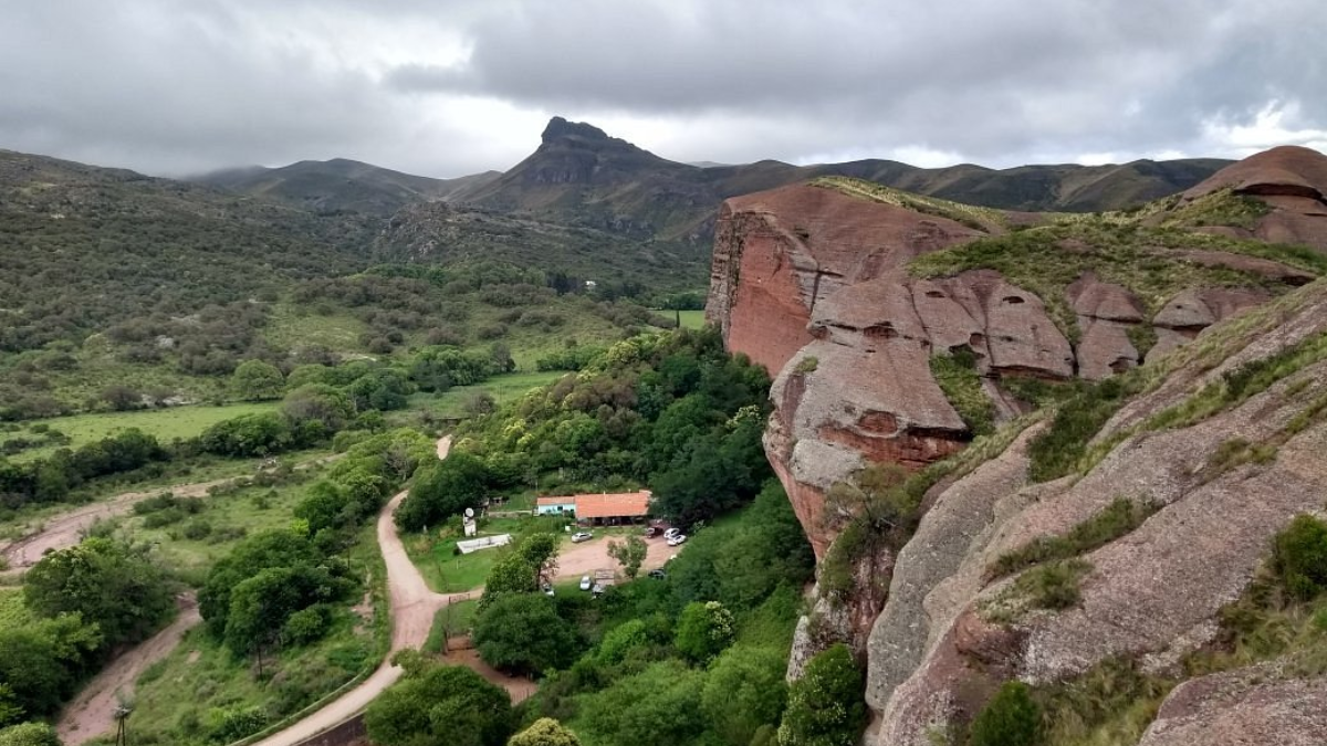 Las Cuevas de Ongamira constituyen un sitio de gran interés arqueológico en Córdoba. Las Cuevas de Ongamira constituyen un sitio de gran interés arqueológico en Córdoba.