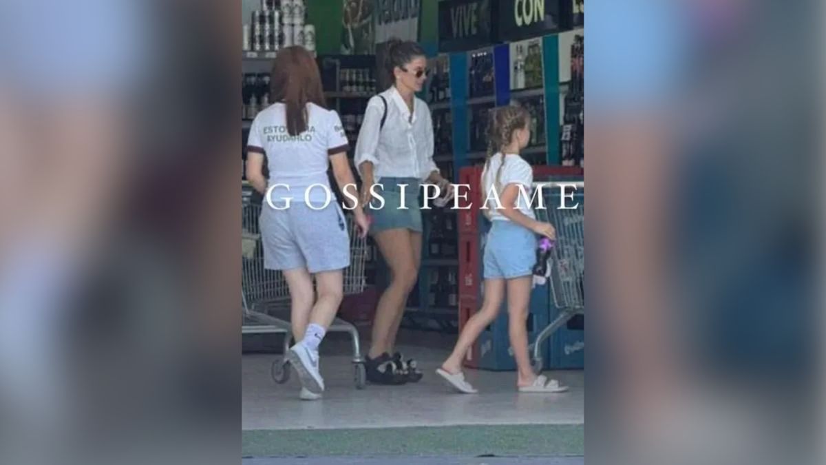 La China Suárez junto a una de las hijas de Mauro Icardi y Wanda Nara. La China Suárez junto a una de las hijas de Mauro Icardi y Wanda Nara.