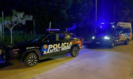 Un hombre fue hallado sin vida en Colastiné Norte: trabajó en el lugar la Policía de Santa Fe y PDI. Un hombre fue hallado sin vida en Colastiné Norte: trabajó en el lugar la Policía de Santa Fe y PDI.