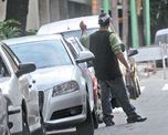 El Arzobispado de Rosario y la Pastoral Social rosarina emitieron este miércoles un comunicado en el que cuestionaron el proyecto de ley que ya cuenta con media sanción en la Legislatura santafesina y que busca prohibir la actividad de cuidacoches en la provincia. El Arzobispado de Rosario y la Pastoral Social rosarina emitieron este miércoles un comunicado en el que cuestionaron el proyecto de ley que ya cuenta con media sanción en la Legislatura santafesina y que busca prohibir la actividad de cuidacoches en la provincia.
