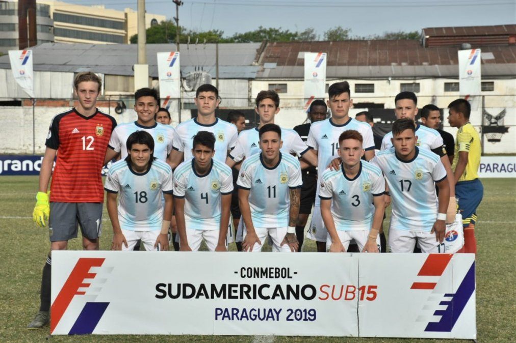 Argentina goleó a Colombia y jugará la final