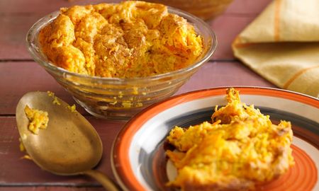 Este soufflé de calabaza y queso es una opción perfecta para cualquier comida. Este soufflé de calabaza y queso es una opción perfecta para cualquier comida.