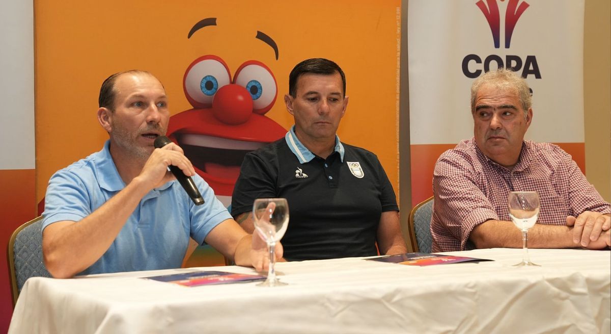 La conferencia de prensa se realizó en el Hotel InterTower de Santa Fe.