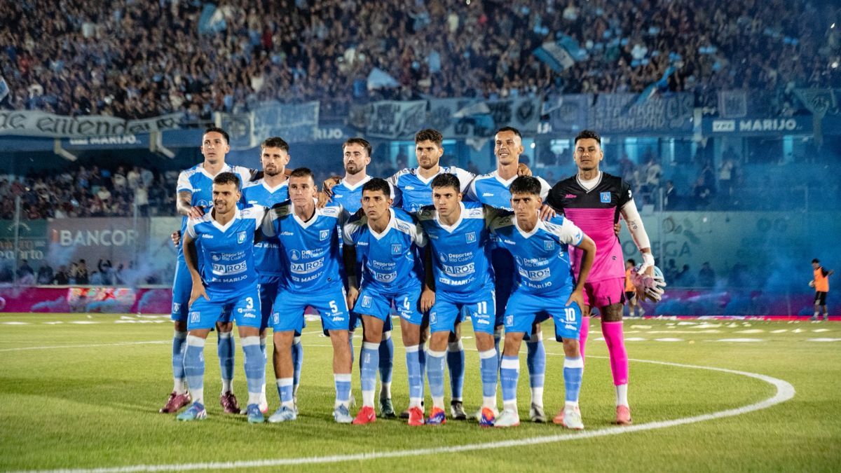 Estudiantes de Río Cuarto quedó a 90 minutos de jugar en Primera por primera vez en su historia.