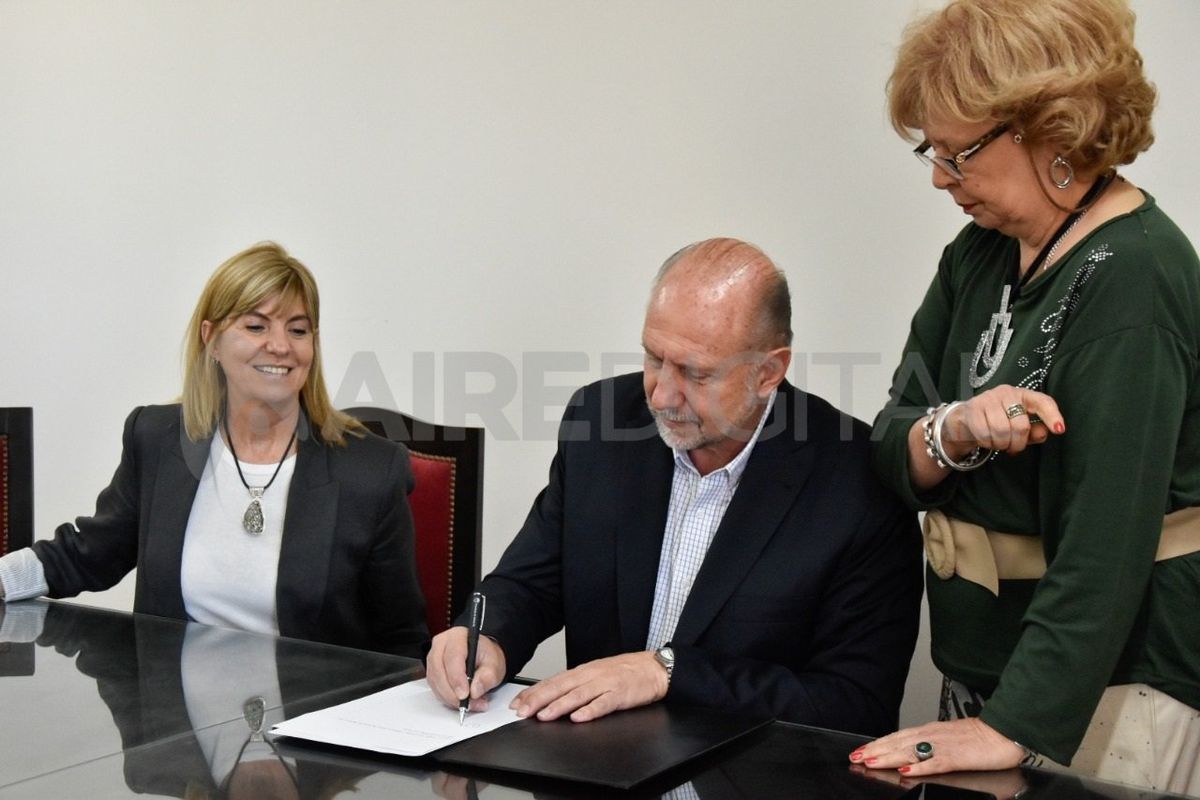 La vicegobernadora de la provincia, Alejandra Rodenas, prestó juramento este miércoles en Sauce Viejo.