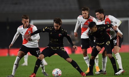 Colón recibe a Lanús por la segunda fecha del Torneo de la Liga Profesional y el encuentro será transmitido por la Televisión Pública. Colón recibe a Lanús por la segunda fecha del Torneo de la Liga Profesional y el encuentro será transmitido por la Televisión Pública.