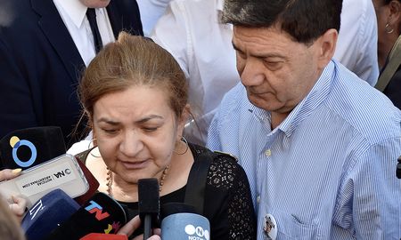 Los padres de Fernando leyeron una carta a la salida de la séptima audiencia el martes. Los padres de Fernando leyeron una carta a la salida de la séptima audiencia el martes.