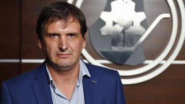 Diego Camuñas asumió en la BolsaCER y advirtió por la desaparición de productores en Entre Ríos Diego Camuñas asumió en la BolsaCER y advirtió por la desaparición de productores en Entre Ríos