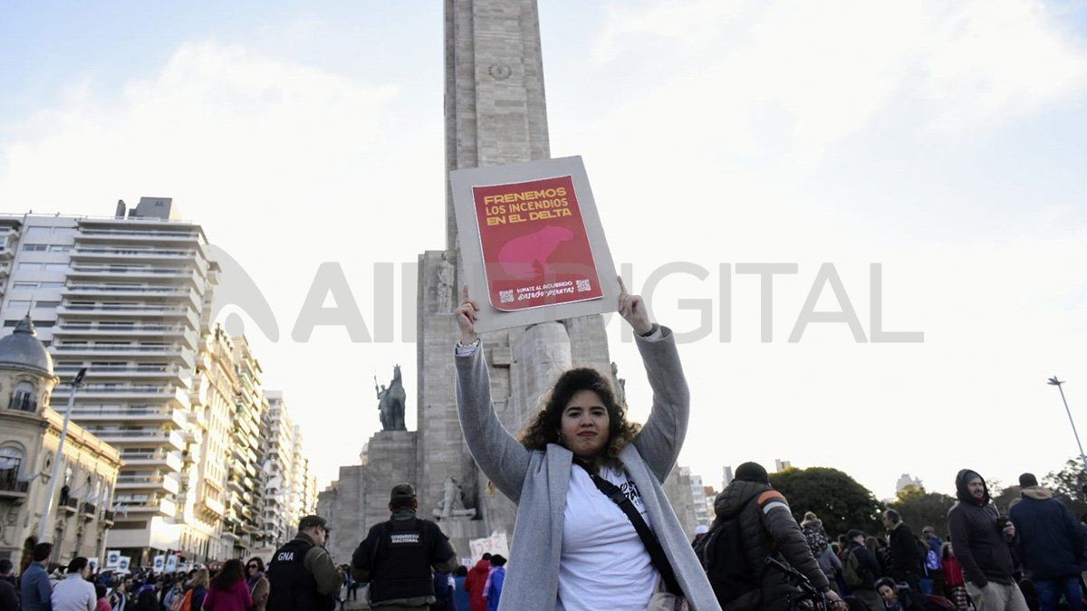 La convocatoria fue lanzada bajo el lema "Basta de quemas, basta de humo, basta de esta violencia".