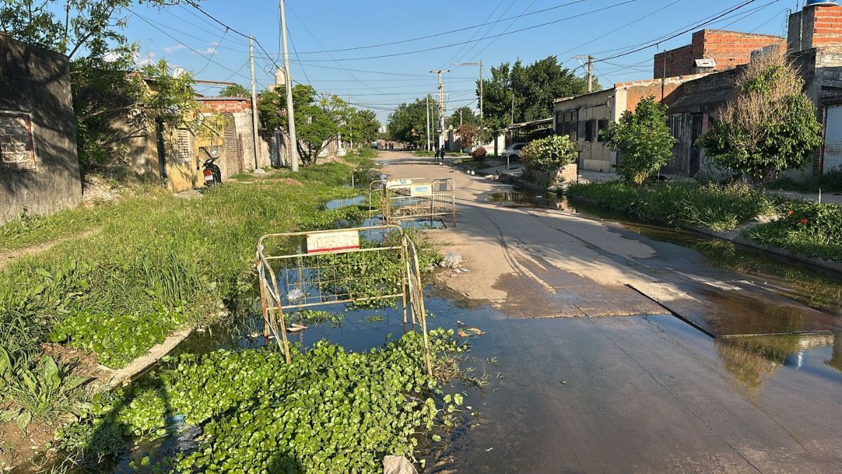 El principal problema se encuentra en Monseñor Zaspe entre Estrada y Hermanos Madeo.