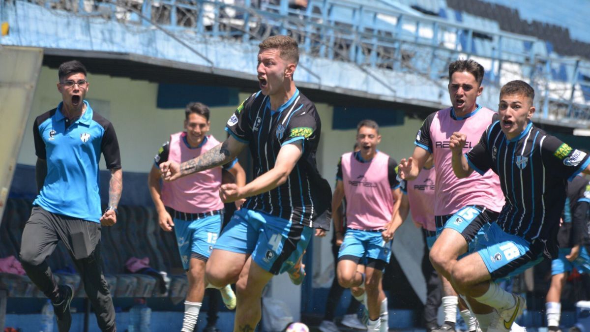 Insólita situación en el ascenso: un jugador de Almagro busca club a través de las redes sociales