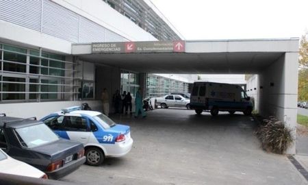 El joven atacado a balazos ingresó de urgencia al HECA de Rosario. El joven atacado a balazos ingresó de urgencia al HECA de Rosario.