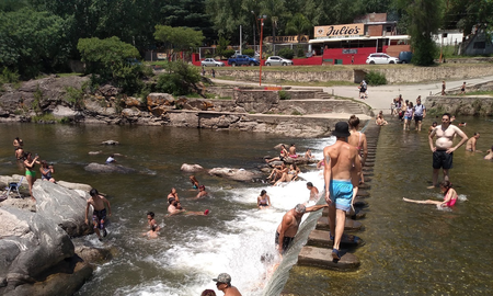 Una nena de 9 años se ahogó en un balneario de Carlos Paz y está internada en terapia intensiva Una nena de 9 años se ahogó en un balneario de Carlos Paz y está internada en terapia intensiva