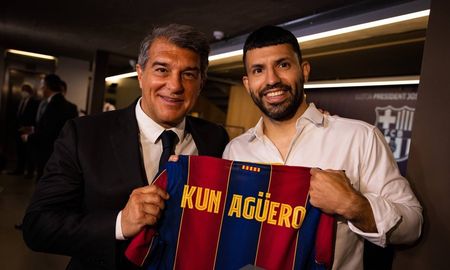 El Kun Agüero se convirtió en nuevo jugador del Barcelona y ya está en Argentina para sumarse al seleccionado de Lionel Scaloni. El Kun Agüero se convirtió en nuevo jugador del Barcelona y ya está en Argentina para sumarse al seleccionado de Lionel Scaloni.