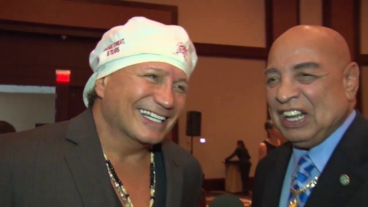 El sábado 10 de agosto de 2019, Vinny ingresó al Hall de la Fama del Boxeo de Nevada (Nevada Boxing Hall of Fame), en Las Vegas. La ceremonia se realizó en el Red Rock Casino Resort and Spa de dicha ciudad y, en la foto, posa con el reconocido árbitro Joe Cortez.