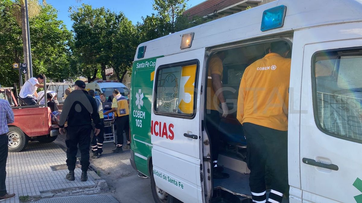 Como consecuencia, tres personas que iban en la caja terminaron con lesiones.