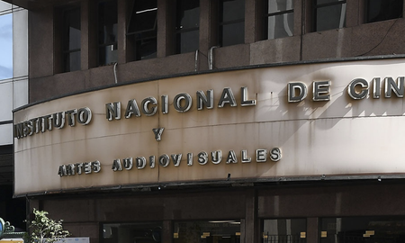 El Instituto Nacional de Artes y Audiovisuales (Incaa) cerrará sus puertas desde este lunes 22. El Instituto Nacional de Artes y Audiovisuales (Incaa) cerrará sus puertas desde este lunes 22.