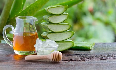 Remedio de miel y aloe vera para la desinflamación intestinal. Remedio de miel y aloe vera para la desinflamación intestinal.