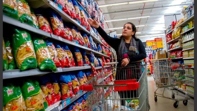 El Indec difundirá esta tarde la inflación de agosto, que rondaría el 4%