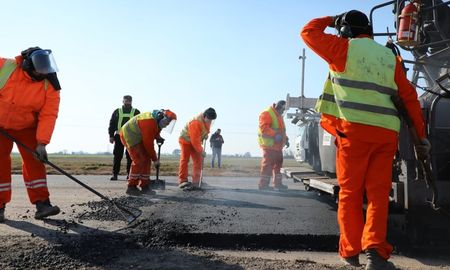 Las obras integran el Programa Provincial de Conectividad Vial para la Producción, la Industria, los Servicios y el Turismo. Las obras integran el Programa Provincial de Conectividad Vial para la Producción, la Industria, los Servicios y el Turismo.