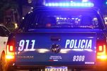 Nueve policías fueron detenidos este viernes en Rosario acusados de prender fuego a un hombre en 2024 durante un operativo. Nueve policías fueron detenidos este viernes en Rosario acusados de prender fuego a un hombre en 2024 durante un operativo.