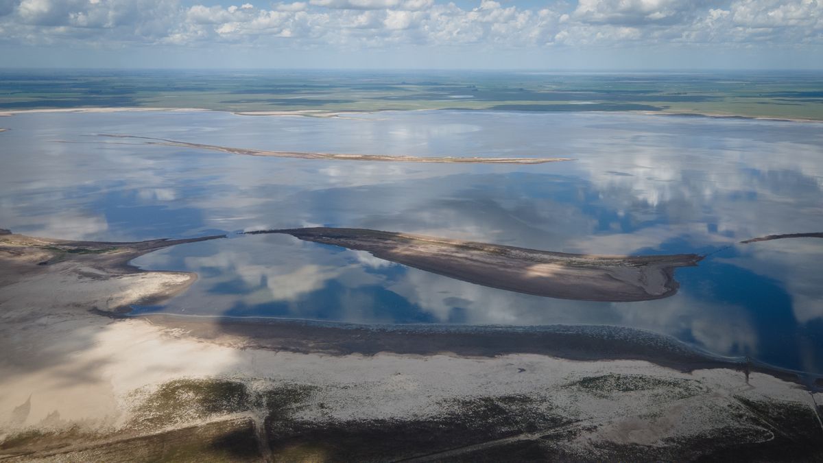 La laguna de Melincué es una referencia histórica de turismo regional. La laguna de Melincué es una referencia histórica de turismo regional.