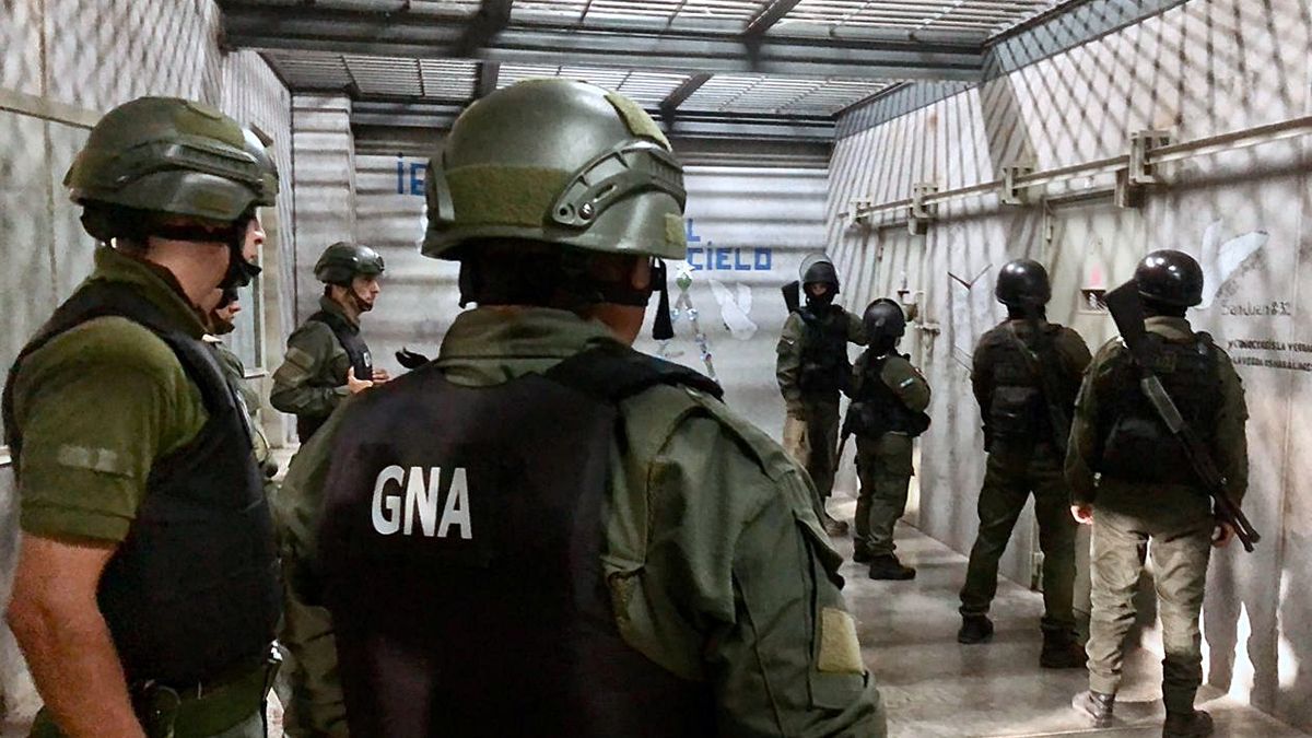 Desde el viernes Gendarmería allana el penal de la ciudad de Santa Fe. 