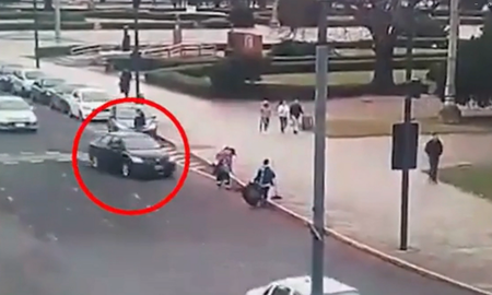 Un policía perdió el control de su vehículo y atropelló a dos trabajadoras en pleno centro de La Plata. Un policía perdió el control de su vehículo y atropelló a dos trabajadoras en pleno centro de La Plata.