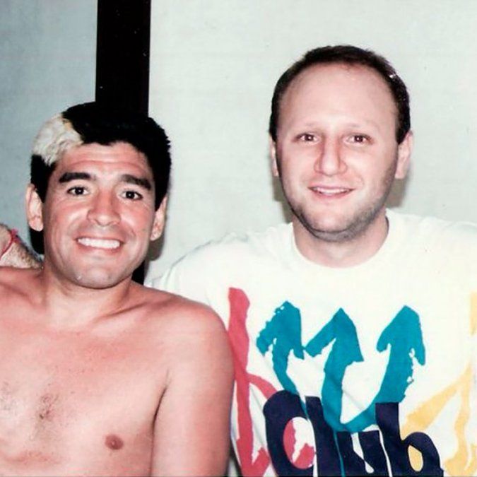 Diego Maradona junto a Mariano Israelit.