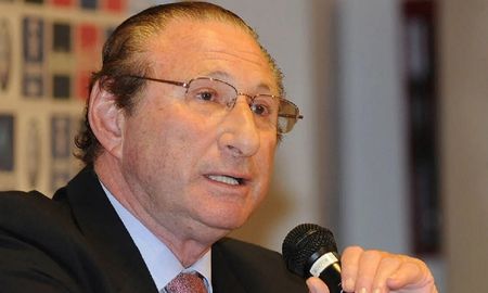 A lo largo de su trayectoria, desarrolló una fuerte presencia en radio y televisión, además de continuar escribiendo en la gráfica. A lo largo de su trayectoria, desarrolló una fuerte presencia en radio y televisión, además de continuar escribiendo en la gráfica.