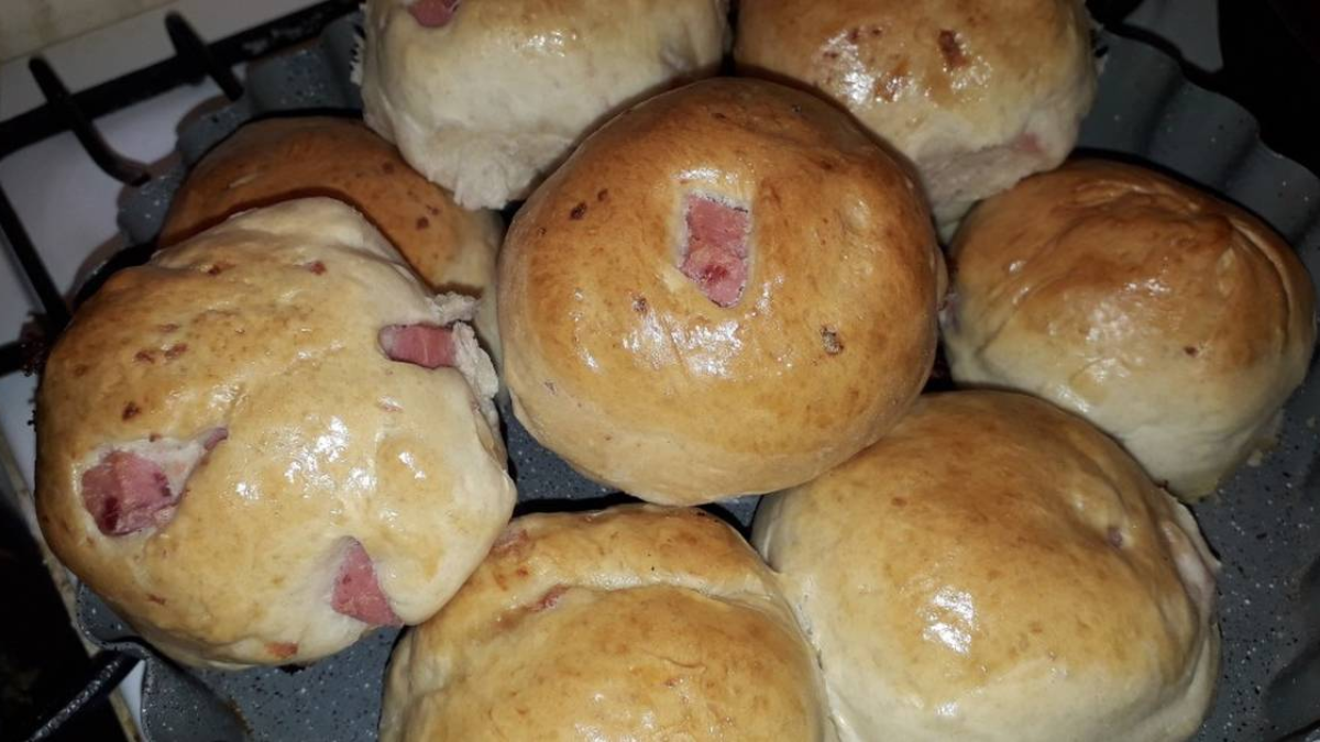 La receta fácil de pancitos de jamón y queso para la merienda