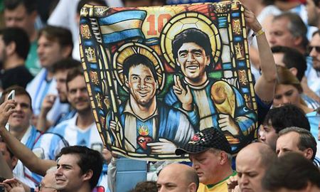pes simulo un partido de 11 messis vs. 11 maradonas pes simulo un partido de 11 messis vs. 11 maradonas