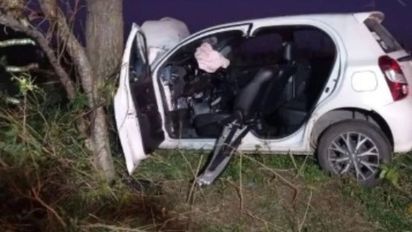 Cuál es el estado de salud de los jóvenes que derraparon y chocaron con su auto en la Autovía 19