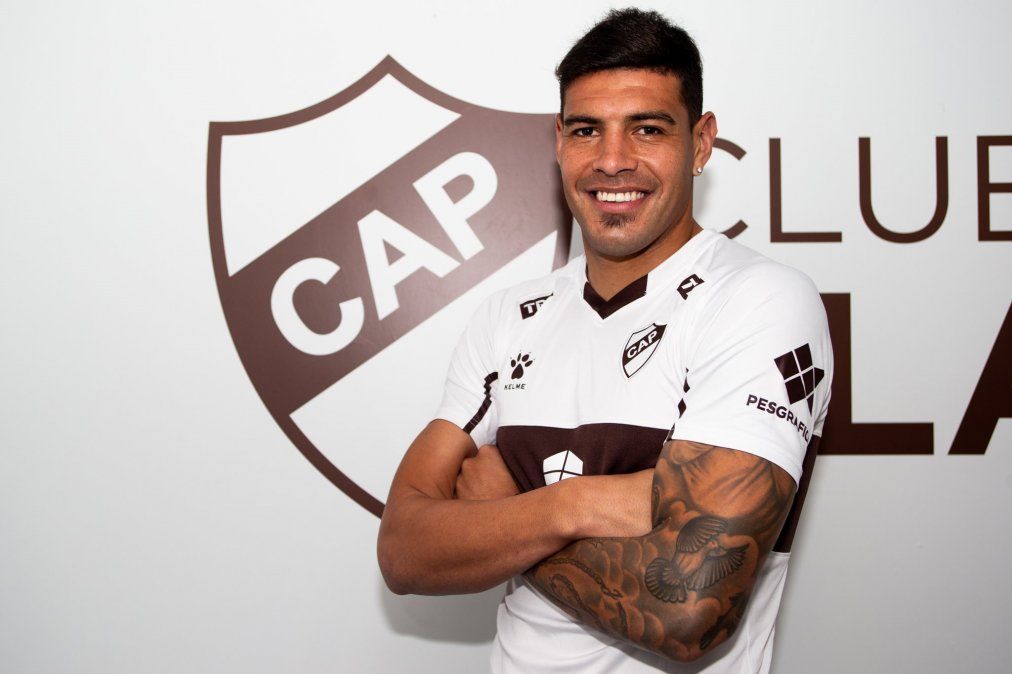 Lucas Acevedo fue presentado como nuevo jugador de Platense. Será dirigido por Leonardo Madelón.