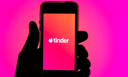 Conoció a una chica en Tinder, la invitó a salir y la llevó a una macabra cita Conoció a una chica en Tinder, la invitó a salir y la llevó a una macabra cita