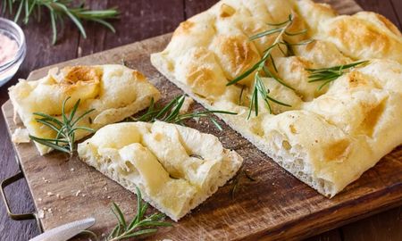Receta de focaccia original de Italia: cómo hacerla con ingredientes básicos Receta de focaccia original de Italia: cómo hacerla con ingredientes básicos