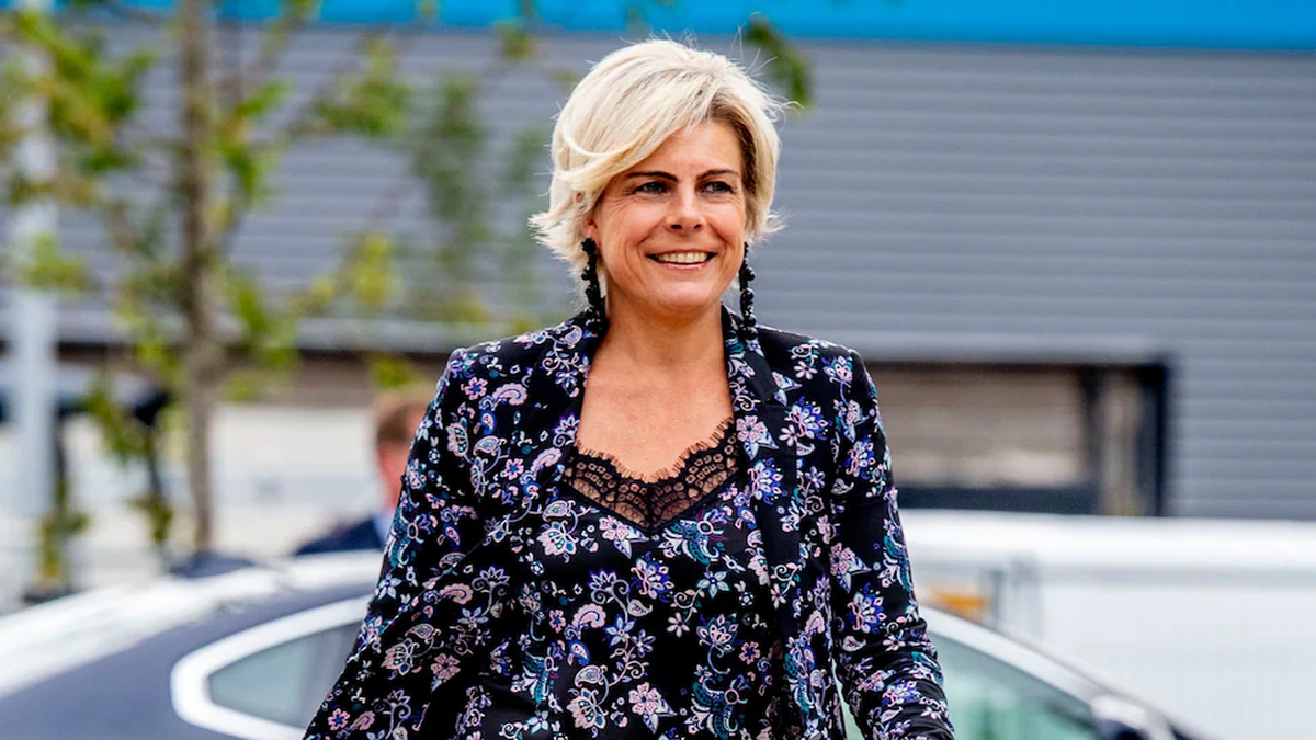 La polémica rodea a Laurentien de los Países Bajos, cuñada del rey Guillermo, tras recibir graves acusaciones de sus trabajadores. La polémica rodea a Laurentien de los Países Bajos, cuñada del rey Guillermo, tras recibir graves acusaciones de sus trabajadores.