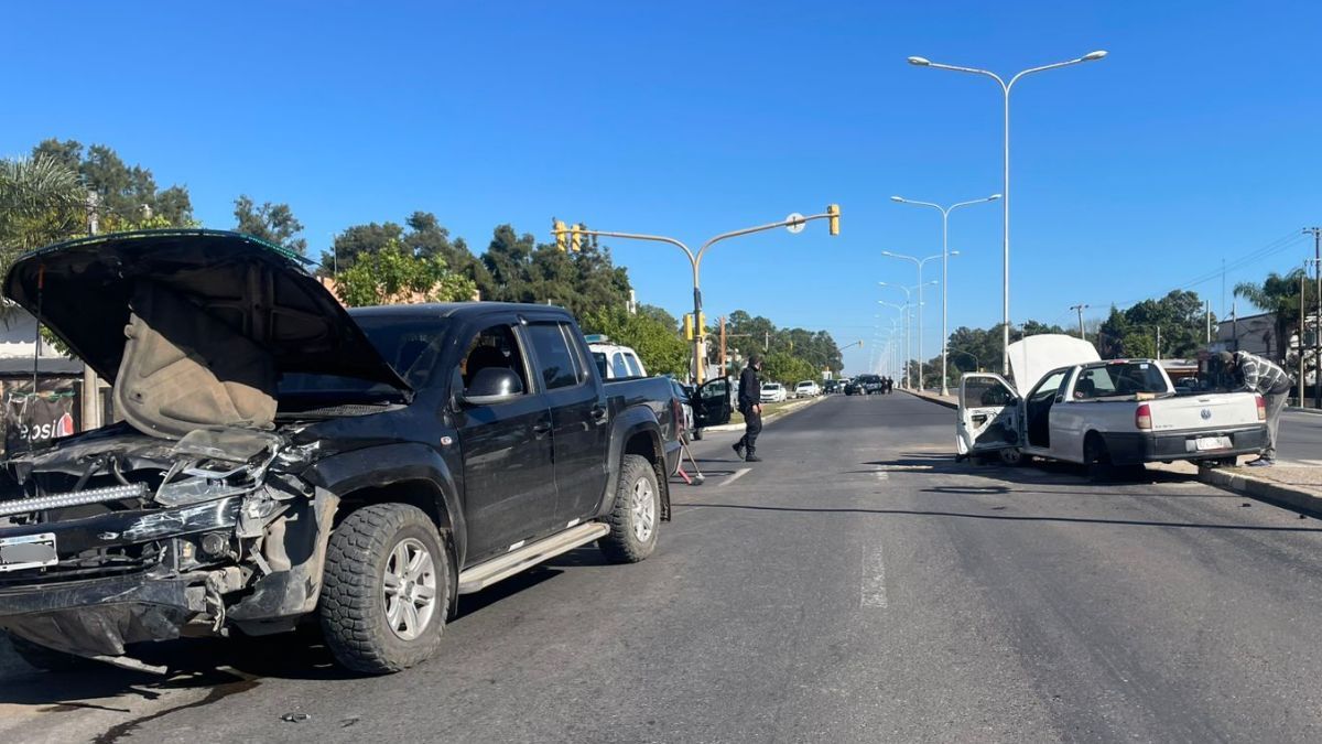 Dos camioneras sufrieron importantes daños tras un fuerte choque en ruta 1