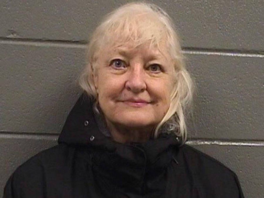 Se trata de Marilyn Hartman, una señora de 69 años que nunca llevaba pasajes ni pasaportes al subirse al avión. &nbsp;