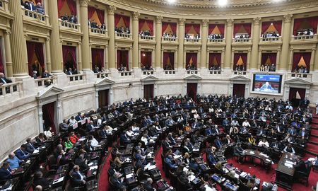 Según explicó el Ejecutivo, la propuesta busca modernizar un régimen que considera rígido y adaptarlo a las nuevas dinámicas de inversión y desarrollo empresarial. Deberá votarse en el Congreso. Según explicó el Ejecutivo, la propuesta busca modernizar un régimen que considera rígido y adaptarlo a las nuevas dinámicas de inversión y desarrollo empresarial. Deberá votarse en el Congreso.