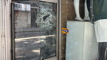 Video: así detuvieron al hombre que intentó robar y causó daños en un local comercial de Santa Fe